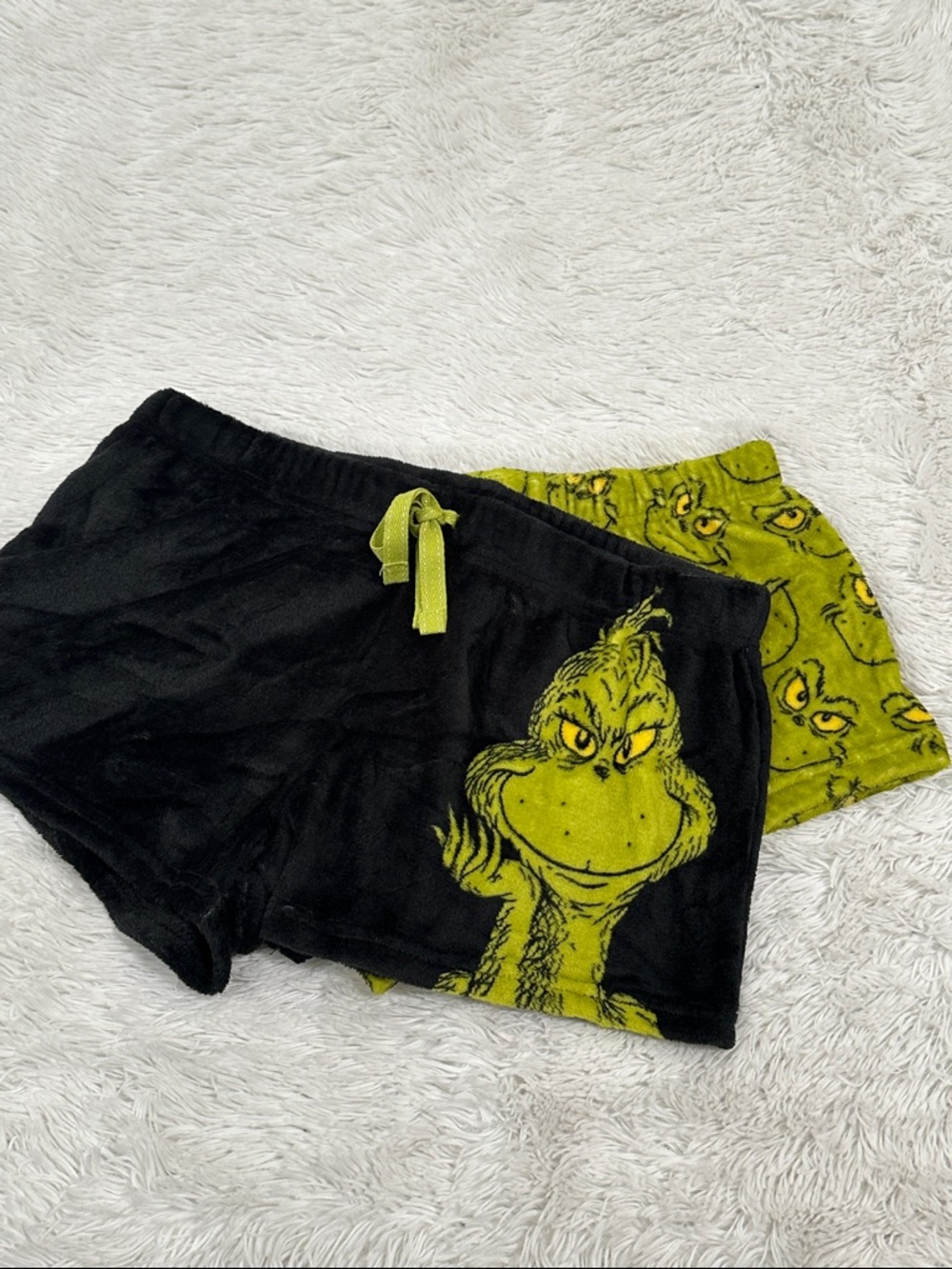 🏆 NWOT The Grinch Plush Pajama Shorts